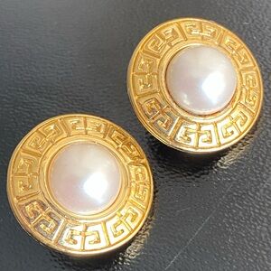 Givenchy Elegant Gold and Pearl clip-on Earrings